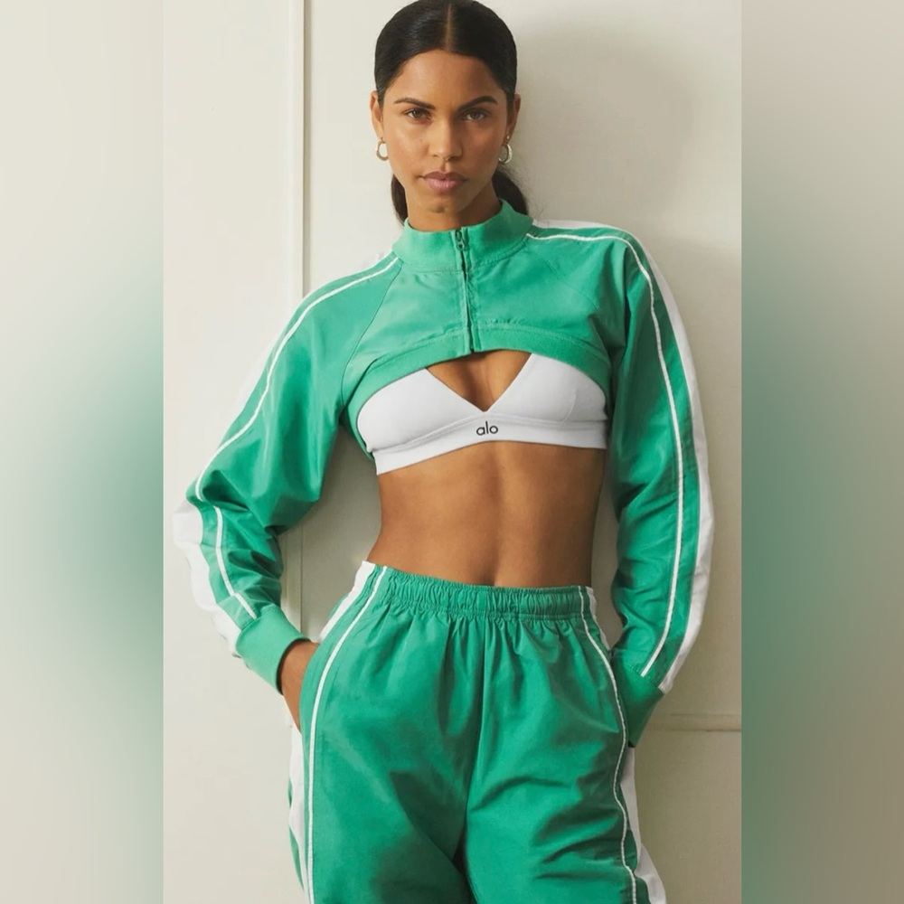 ALO Yoga NWT Racetrack Shrug Lettuce Green White Size XS